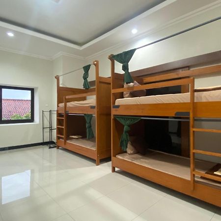 Zzz Hostel Malang Ngoại thất bức ảnh