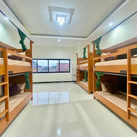 Zzz Hostel Malang Ngoại thất bức ảnh