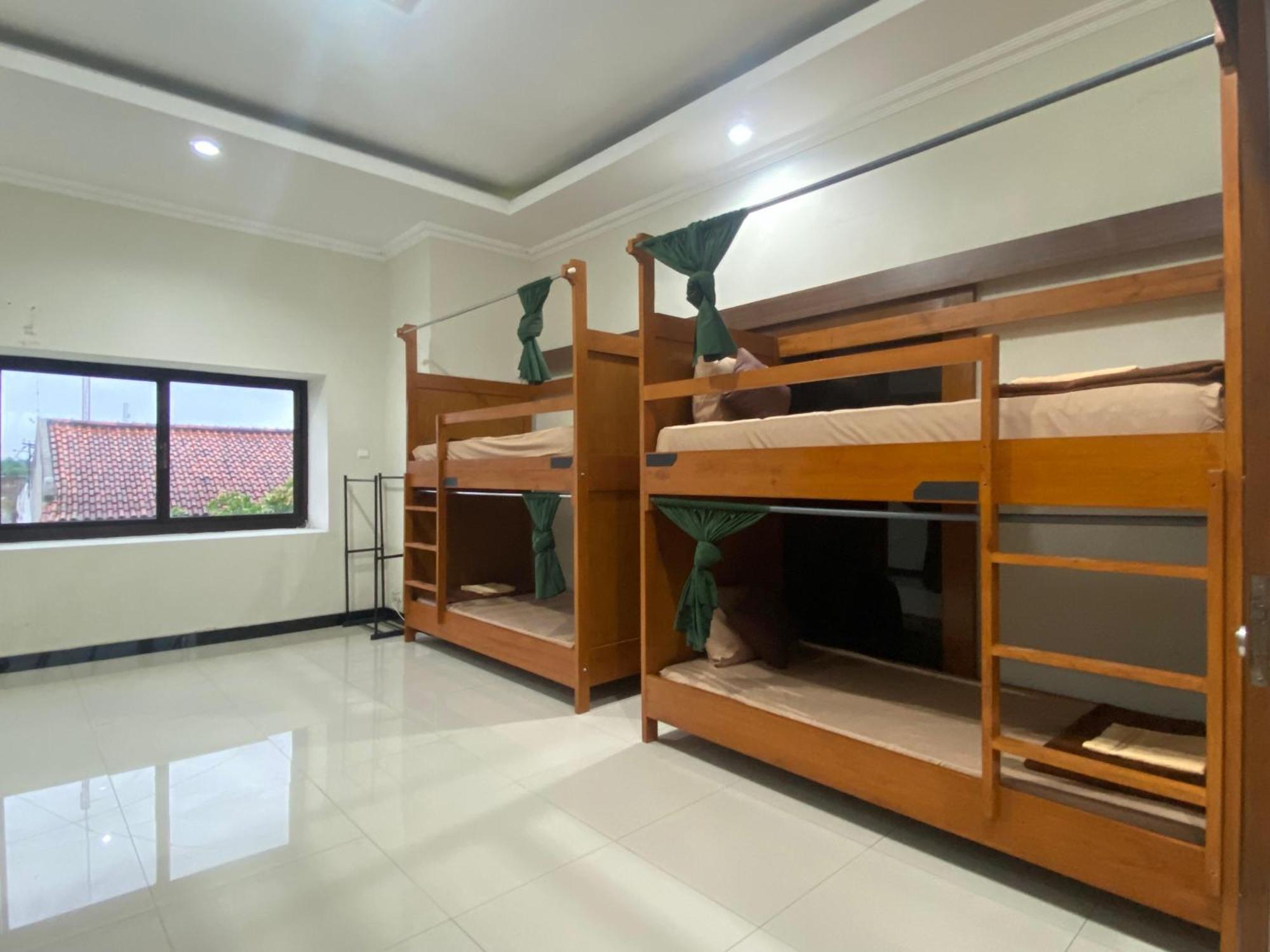Zzz Hostel Malang Ngoại thất bức ảnh