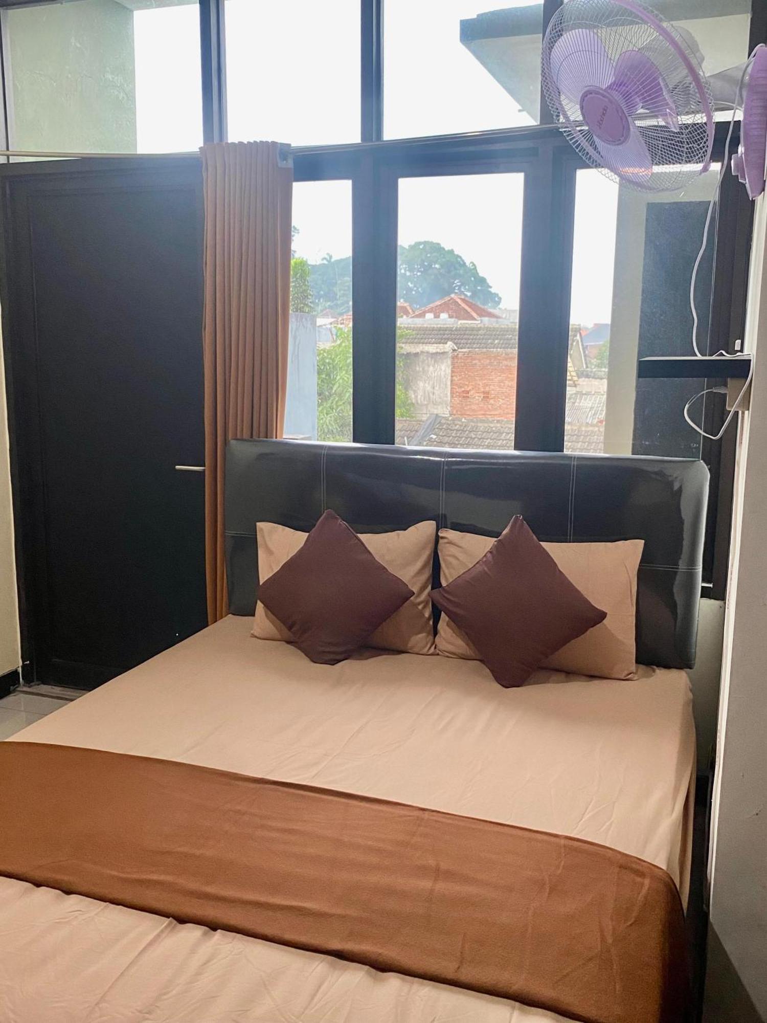 Zzz Hostel Malang Ngoại thất bức ảnh