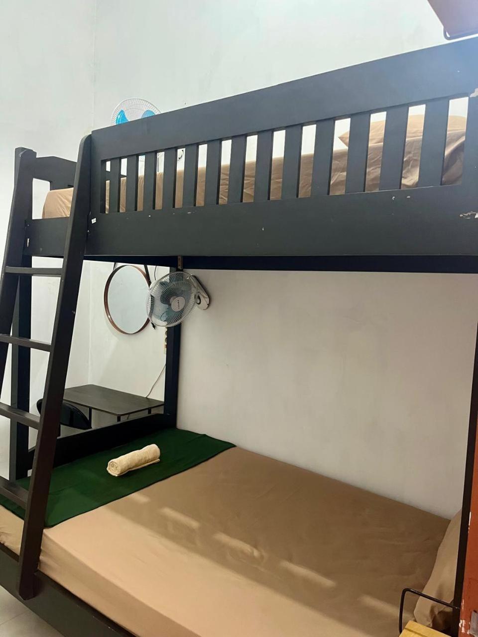 Zzz Hostel Malang Ngoại thất bức ảnh