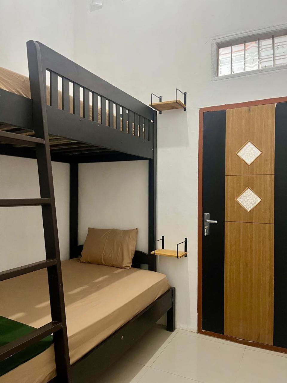Zzz Hostel Malang Ngoại thất bức ảnh